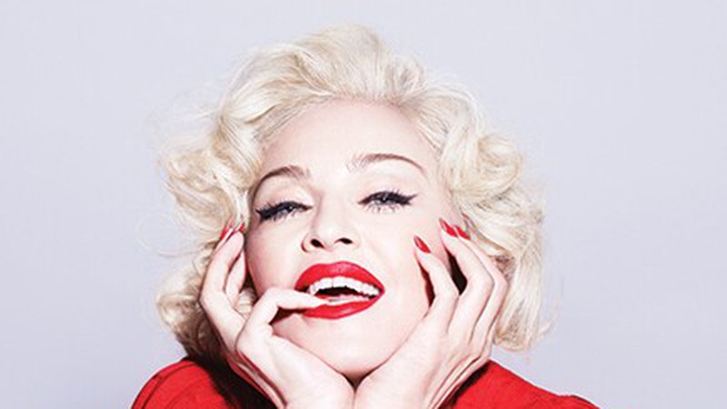 المغنية مادونا تشارك في الاحتجاجات ضد العنصرية