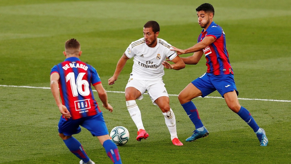 ريال مدريد يضغط على برشلونة في صدارة الترتيب