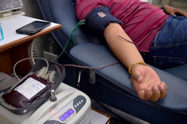 كورونا يهدد مخزون الدم بالنفاذ