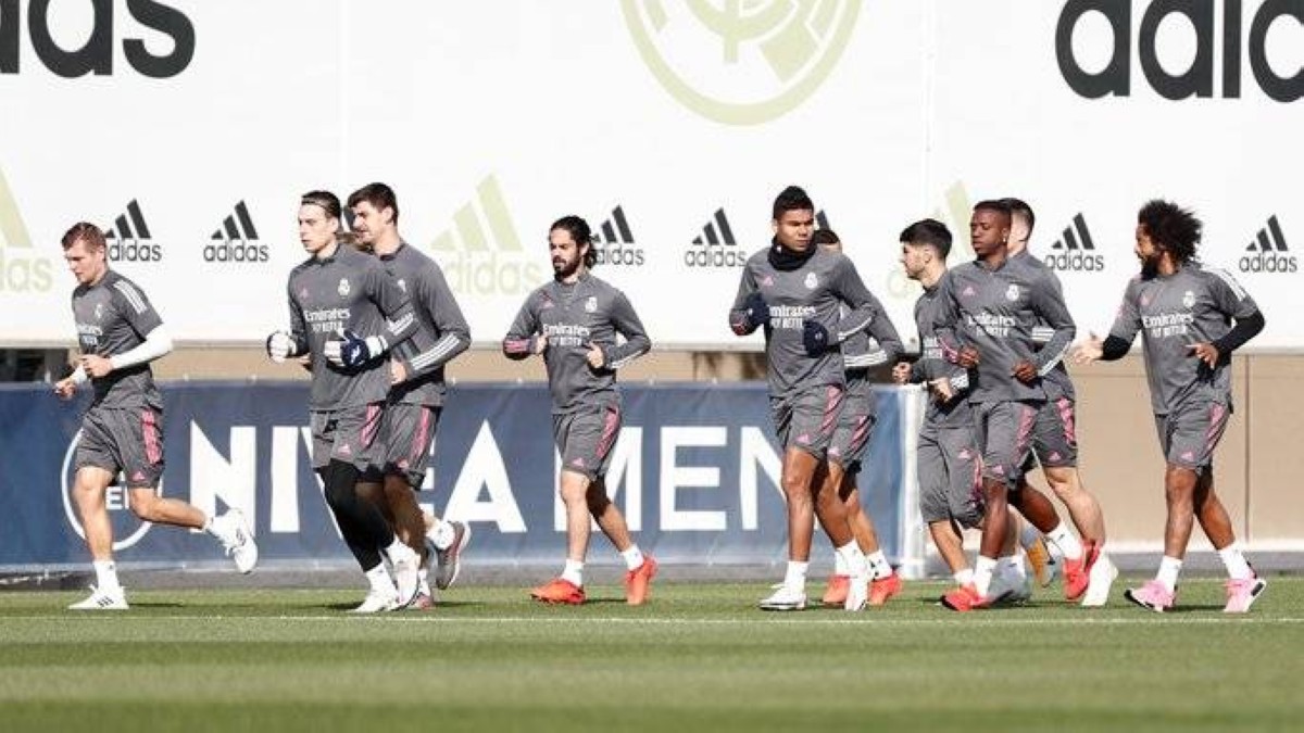 ريال مدريد يستهل مشواره في دوري الأبطال بمواجهة شاختار الأوكراني.