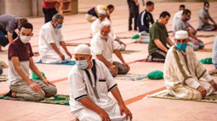 مطالب بتوسيع فتح المساجد و السماح بأداء صلاة الجمعة