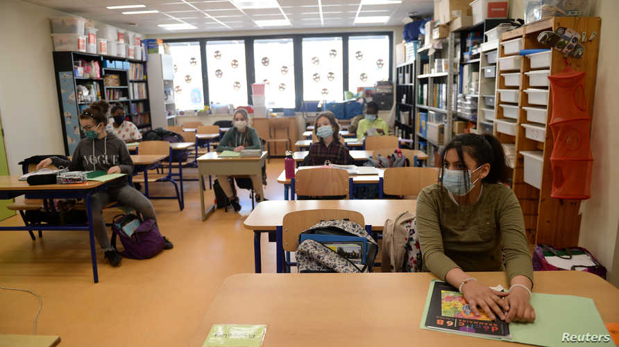 إيقاف مدرس في بلجيكا بعد عرضه على تلاميذه صور كاريكاتورية للنبي محمد