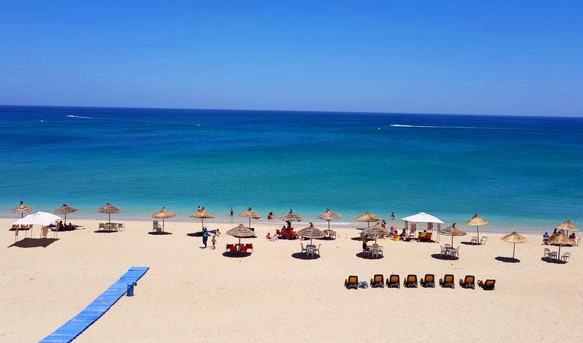 الطنجاويون… البحر أمامهم!