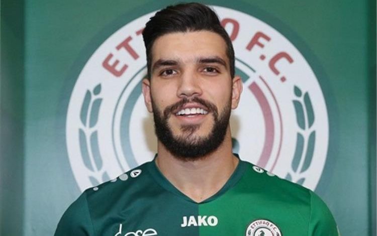 بعد أن أضحى واحدا من منبوذي الدوري السعودي.. الإتفاق السعودي يعلن عودة أزارو للفريق من جديد