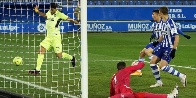 L attaquant uruguayen Luis Suarez marque second Atletico Madrid pelouse Alaves 3 janvier 2020 0 729 486