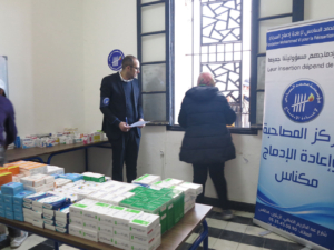 سجناء سابقون و ذويهم يستفيدون من قافلة طبية متعددة التخصصات بإقليم سيدي قاسم 4 3