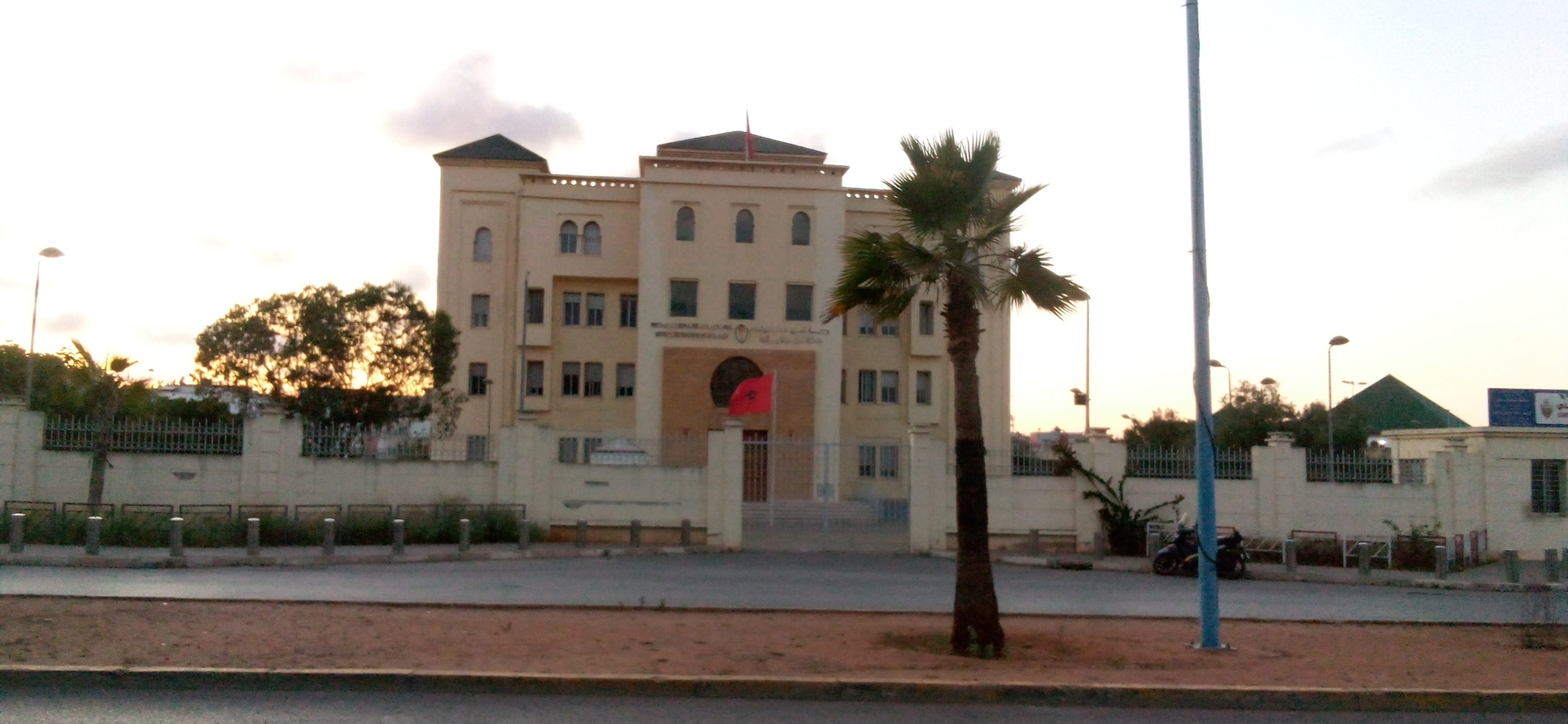 مولاي رشيد .. توقيف شخص من ذوي السوابق القضائية وذلك للاشتباه في تورطه في قضية تتعلق بالتخدير وإلحاق خسائر مادية بممتلكات الغير