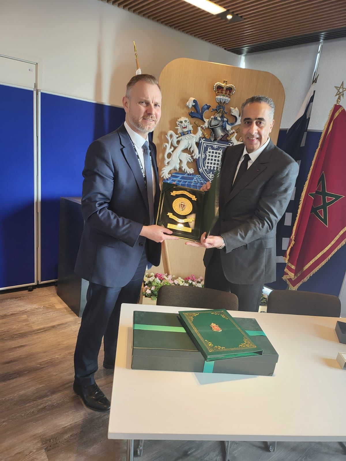 تعزيز التعاون الأمني بين المغرب والمملكة المتحدة: زيارة رسمية لقطبي الأمن والمراقبة لتعزيز التعاون في مكافحة الإرهاب والجريمة المنظمة 4 IMG 20240307 WA0075 1