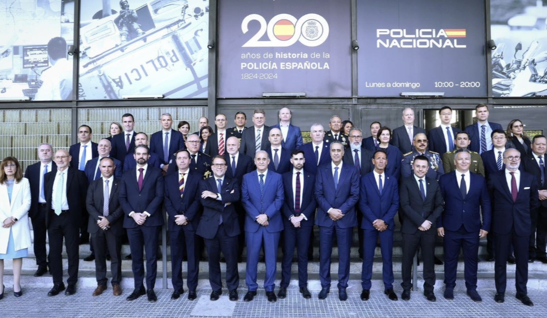 4D1B6EFD B672 4296 AB21 708A212C6320