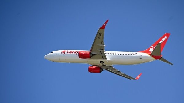 انفجار إطار طائرة “بوينغ737” أثناء هبوطها فتركيا