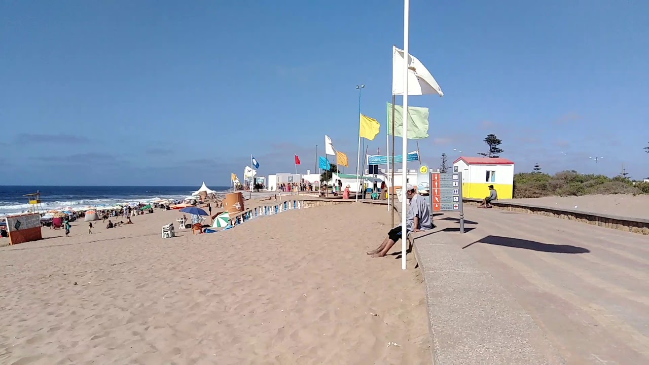 “بحر بلا بلاستيك “.. حملة لتحسيس الأطفال بأهمية الحفاظ على البيئة البحرية بشاطئ الحوزية