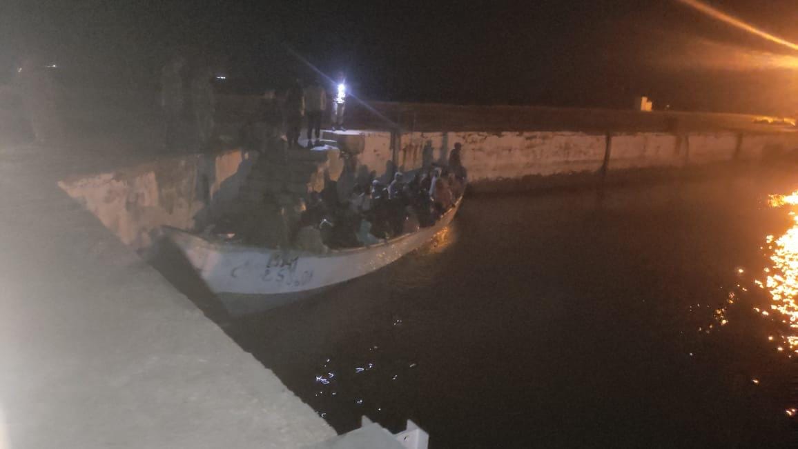 الداخلة .. البحرية الملكية تقدم المساعدة لـ68 مرشحا للهجرة غير النظامية من إفريقيا جنوب الصحراء 3 hsh