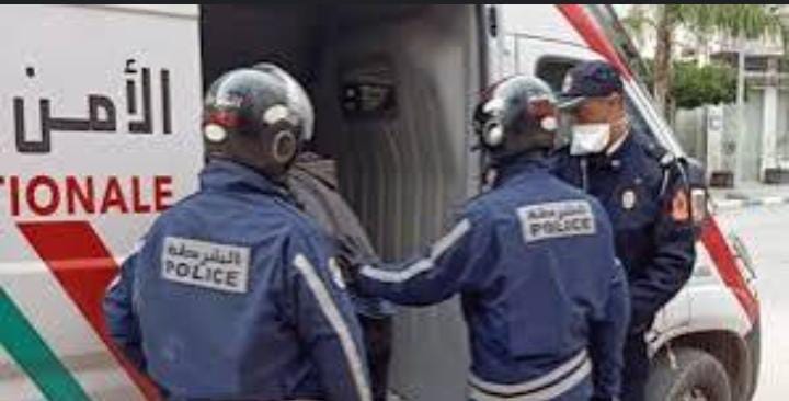 الدار البيضاء..إيقاف شخص للاشتباه في تورطه في قضية تتعلق بالحيازة والإتجار في المخدرات والمؤثرات العقلية.