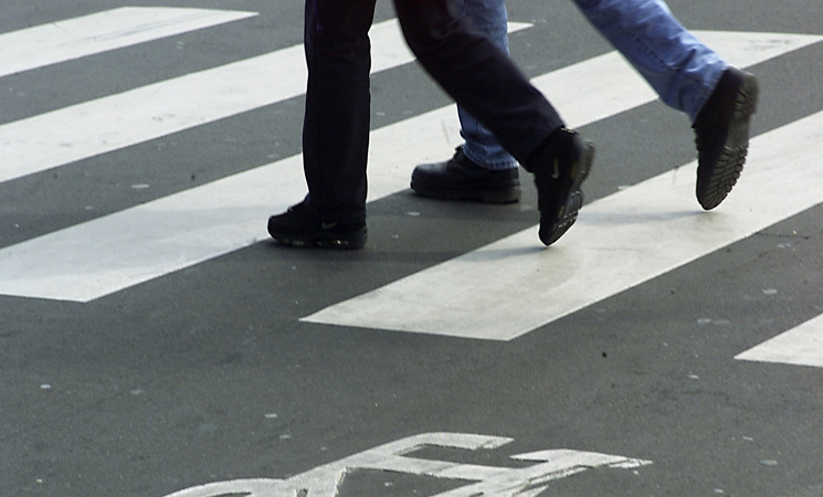 جسر للراجلين لمستعملي الطريق السيار البيضاء-برشيد