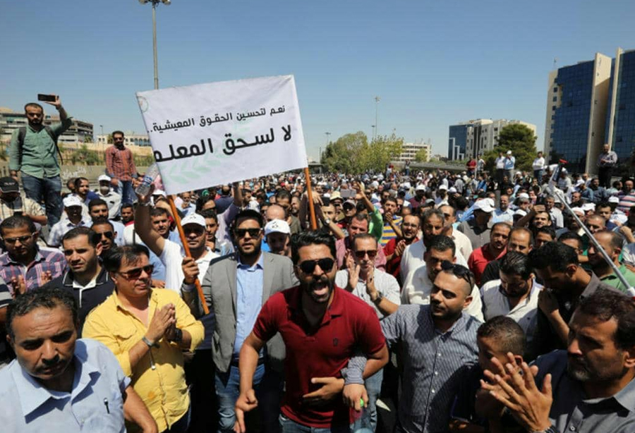 اضراب المعلمين في الجزائر