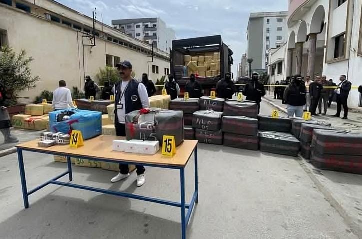 أمن سيدي قاسم يحبط أكبر شحنة مخدرات ويستنفر الأجهزة الأمنية بالقنيطرة 2 IMG 20250411 WA0067