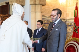 الملك و سفراء جدد