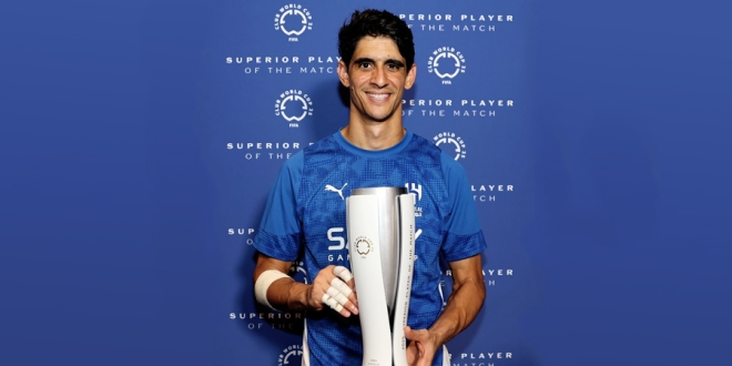 تتويج بونو أحسن لاعب