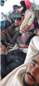 أزمة مستمرة ومصير مجهول.. عمال النظافة بجماعة مولاي بوسلهام يواصلون الإعتصام 4 صورة للعمال المضربين بجماعة مولاي بوسلهام