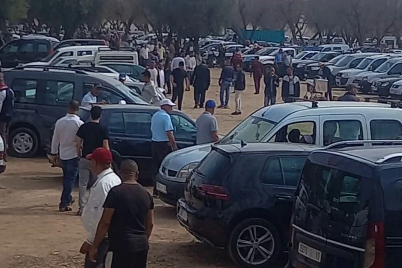 "سوق البروج" معرض وسط الغبار 2 voiture 2