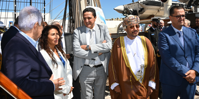 طنجة تستقبل سفينة “شباب عُمان الثانية” في حفل رسمي رفيع المستوى