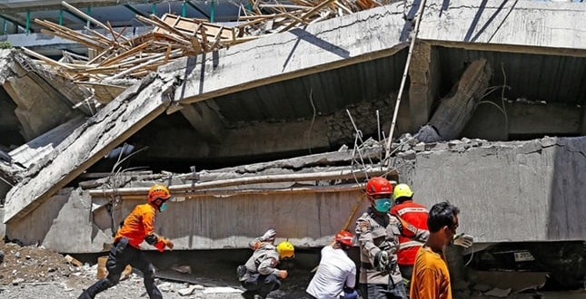 20251005031037reup 2025 10 05t030900z 1228237642 rc2y2hayp04n rtrmadp 3 indonesia disaster.h