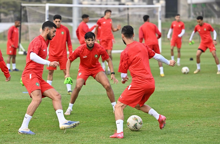 المنتخب المغربي يتوجه إلى الإمارات لمواجهة الكويت في استعدادات كأس العرب