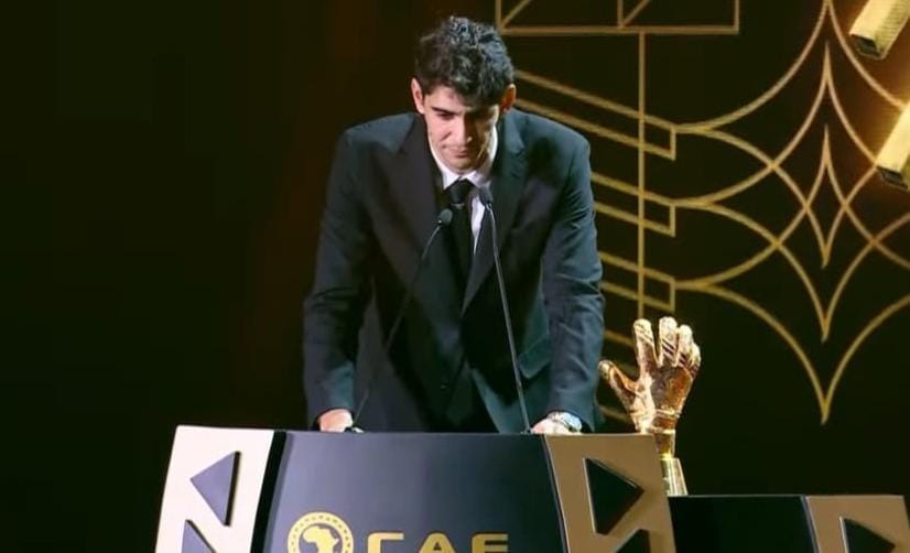 ياسين بونو يظفر بجائزة أفضل حارس في إفريقيا خلال حفل “الكاف” بالرباط