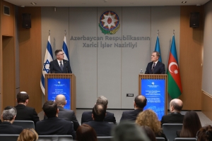 ساعر يحذر من مجازر إيران وخطر حصولها على أسلحة نووية خلال زيارته أذربيجان 2 WhatsApp Image 2026 01 26 at 10.57.50