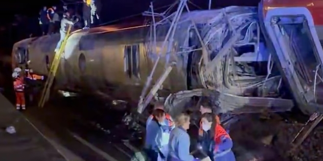 حادثة سير قطار اسبانيا