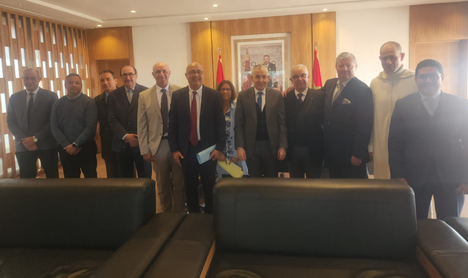 والي جهة مراكش-آسفي يفتح حواراً مع المنعشين العقاريين ويعلن إحداث لجنة مشتركة لتتبع ملفات القطاع