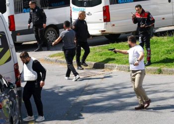 تبادل لإطلاق نار أمام القنصلية الإسرائيلية في إسطنبول 5 1149874 1261328371