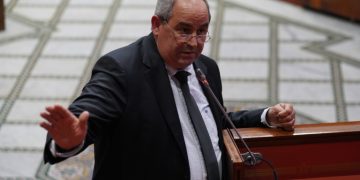 “وزارة ميداوي” تطلق صفقة بنحو نصف مليار سنتيم لتجديد أثاث الإدارة