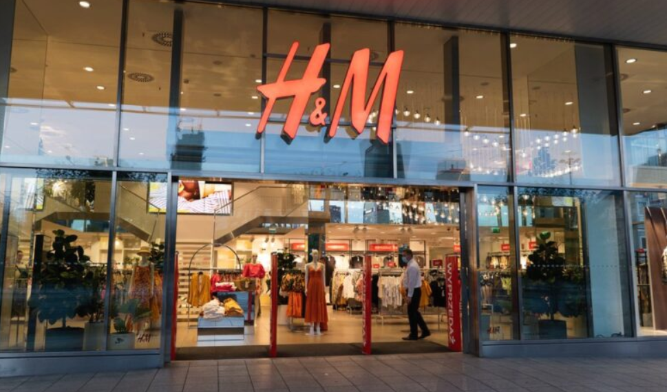 مجموعة H&M تختار المغرب قاعدة إنتاج جديدة لتقريب الموضة الأوروبية وتسريع الشحن 1 مجموعة H&M تختار المغرب قاعدة إنتاج جديدة لتقريب الموضة الأوروبية وتسريع الشحن