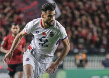 أولمبيك آسفي يحصد نقطة ثمينة من الجزائر ويعزز حظوظه قبل الإياب 4 أولمبيك آسفي يحصد نقطة ثمينة من الجزائر ويعزز حظوظه قبل الإياب