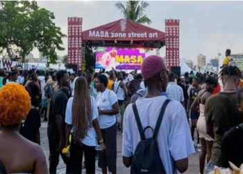 المغرب يعرض “كنوزه” الثقافية في أبيدجان ويستقطب اهتمام كبار المسؤولين الأفارقة 4 المغرب يعرض “كنوزه” الثقافية في أبيدجان ويستقطب اهتمام كبار المسؤولين الأفارقة