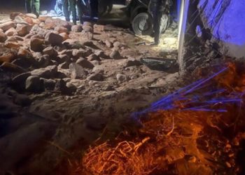 حادث مأساوي بورزازات: وفاة زوجين وإصابة طفلتهما بعد سقوط سيارتهم في ورش قنطرة مهجور 5 IMG 7936