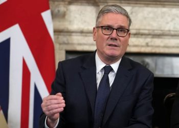 ستارمر: بريطانيا لن تنجر إلى حرب مع إيران وتدعو لإعادة فتح مضيق هرمز