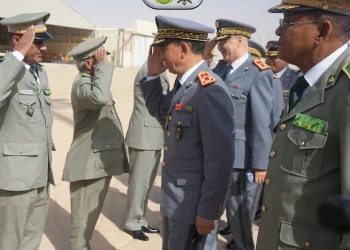 وفد عسكري بقيادة المفتش العام الفريق أول محمد بريظ يحل بنواكشوط 4 وفد عسكري بقيادة المفتش العام الفريق أول محمد بريظ يحل بنواكشوط